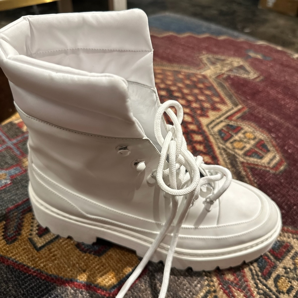 GIA boots